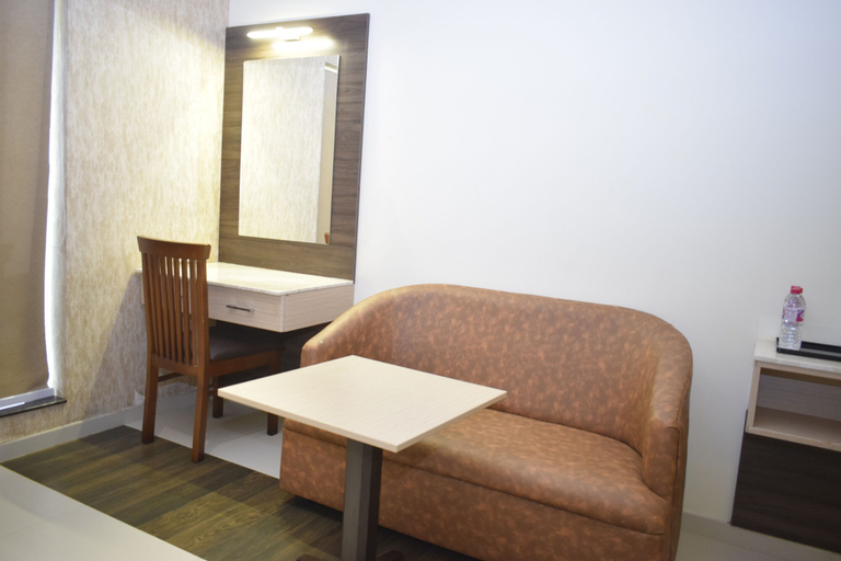 Others 5, Laya Regency, Nagappattinam