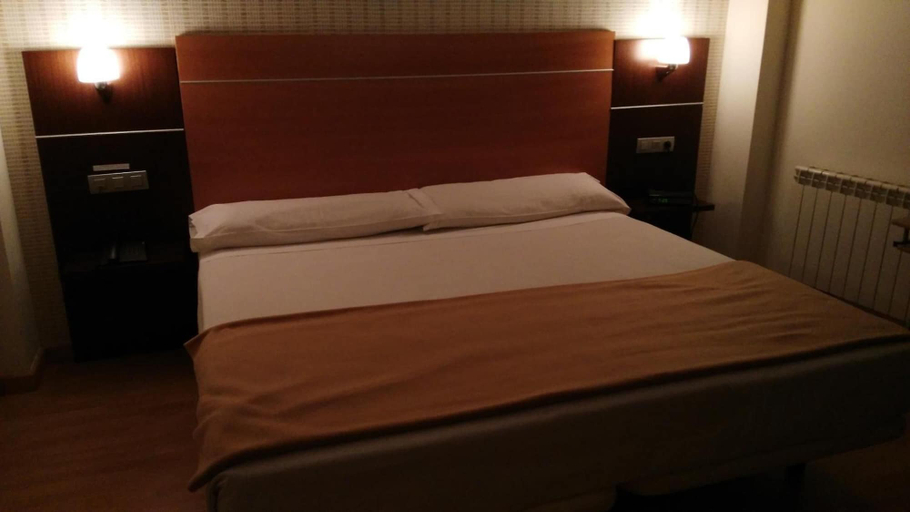 Bedroom 3, Hotel Alfageme, León