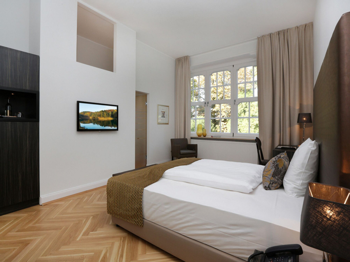 Bedroom 24