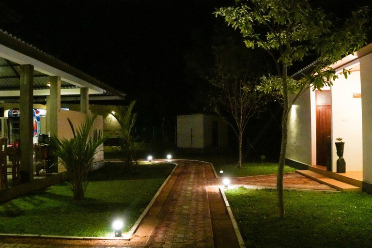 Exterior & Views 2, Ceyloni hotel, Dambulla