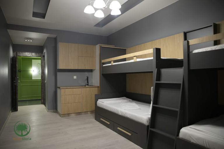 Bedroom 2, Hotel Gloria, Priština