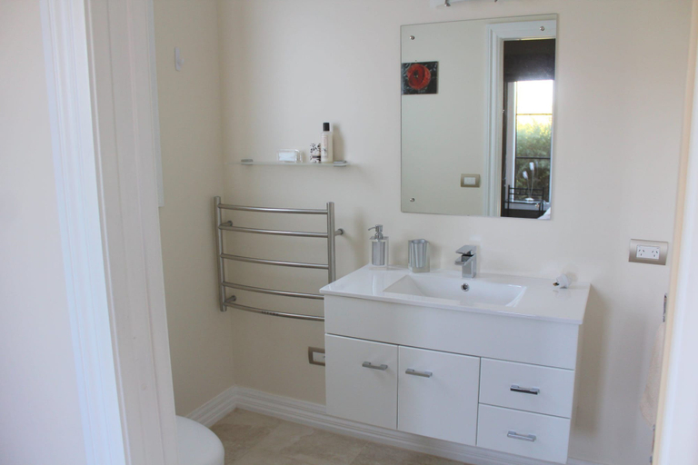 Bathroom 5, The Summit Lodge, Carterton