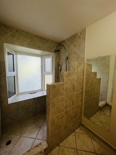Bathroom 4, Hotel Cocomar Beachfront Hotel, Parrita