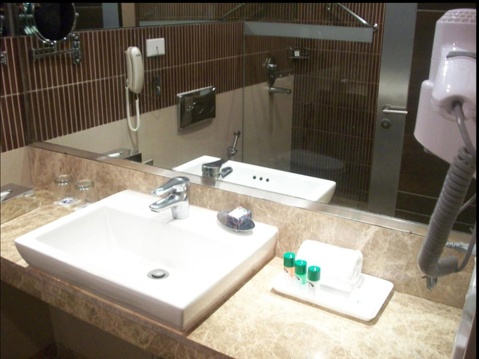 Bathroom 3, Fortune Park Panchwati, Kolkata - Member ITC Hotels' Group, Haora