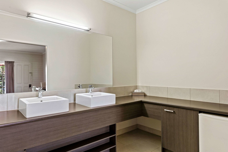 Bathroom 4, Quality Inn Colonial, Gr. Bendigo - Central
