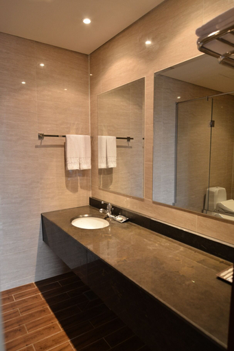 Bathroom 3, Hotel Philos, Pohang