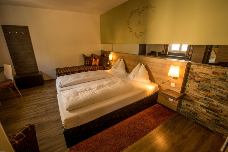 Bedroom 4, Hotel Dollinger, Innsbruck