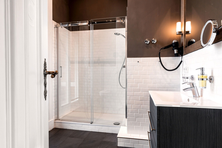 Bathroom 5, Hotel Alsterblick, Hamburg