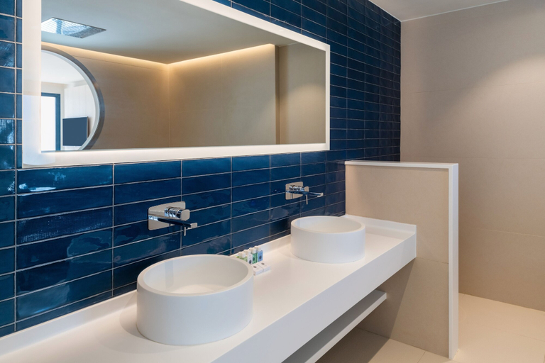 Bathroom 5, Royal Marina Suites Boutique Hotel, Las Palmas