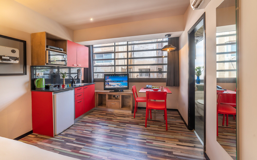 Food & Drinks 5, Ben Yehuda Apartments