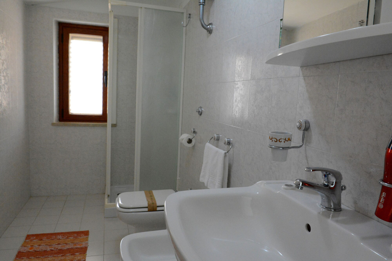Bathroom 4, Castelvetere Hotel, Reggio Di Calabria
