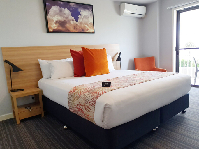 Bedroom 2, Potters Toowoomba Hotel, Toowoomba - Central