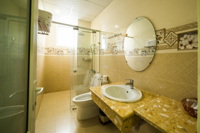 Bathroom 4, Trung Nhan Hotel, Đà Lạt