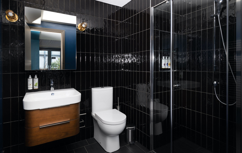 Bathroom 5, Native Manchester, Manchester