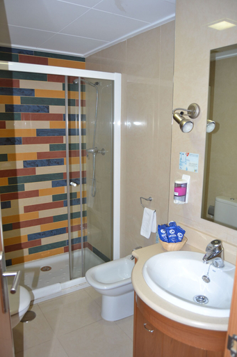 Bathroom 3, Aparthotel Bahía, Murcia