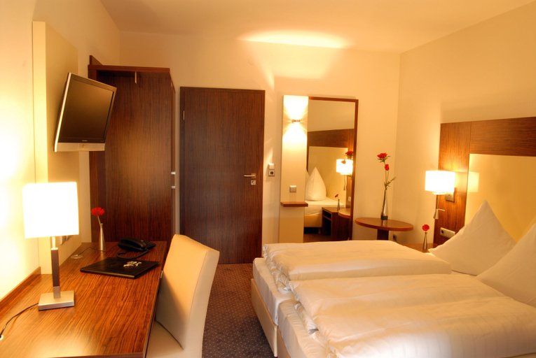 Bedroom 3, Hotel Sterkel, Offenbach