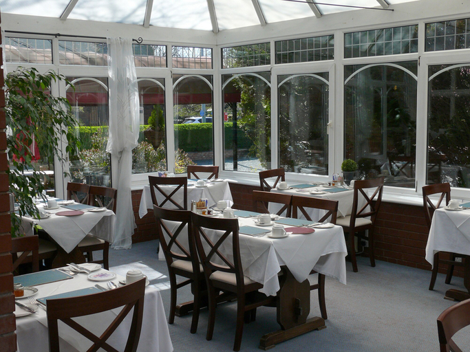 Food & Drinks 5, Chester Court Hotel, Cheshire West and Chester