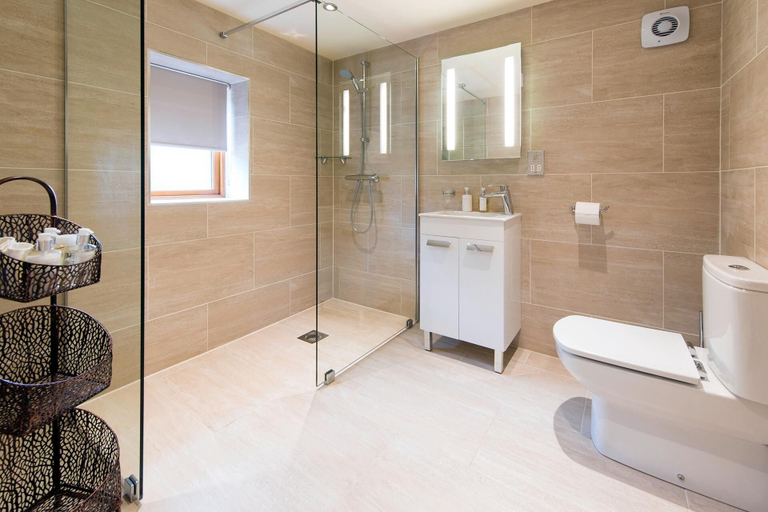 Bathroom 4, Cold Cotes Guest House, North Yorkshire