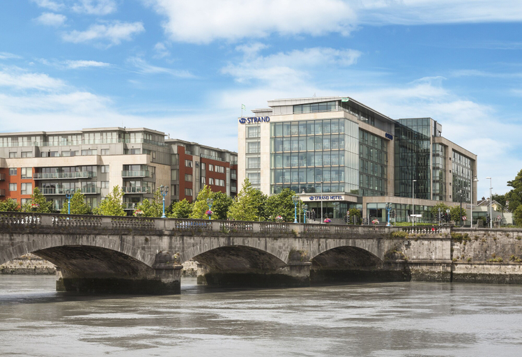 Exterior & Views 2, Limerick Strand Hotel
