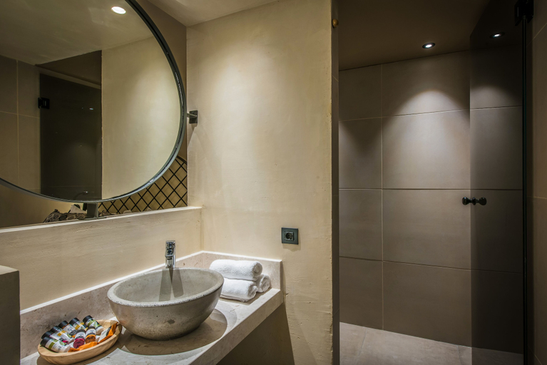 Bathroom 5, Petousis Hotel & Suites, Crete
