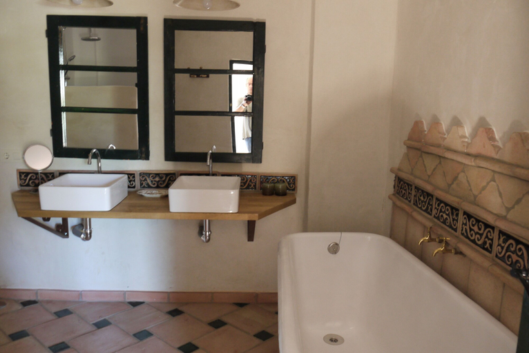 Bathroom 5, Cortijo de Vega Grande, Badajoz