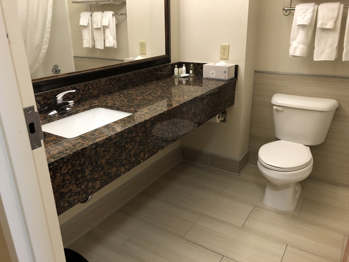 Bathroom 5, Best Western Denton Inn, Caroline