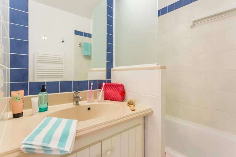 Bathroom 4, Pierre & Vacances Résidence Bleu Marine, Gironde