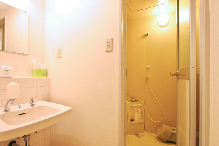Bedroom 4, Sakura Hotel Ikebukuro - Hostel, Toshima