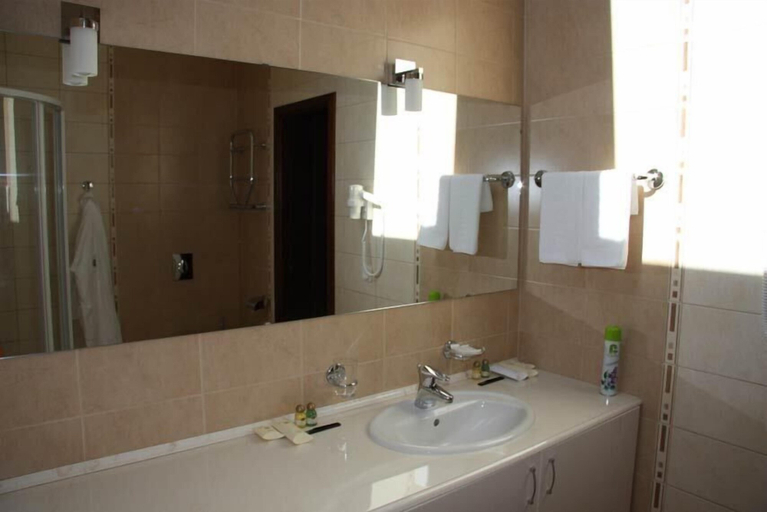 Bathroom 3, Country Club Pihtovoe, Vyborgskiy rayon