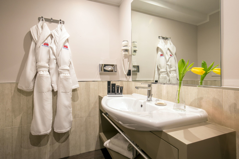 Bathroom 4, Hotel Domidea, Rome