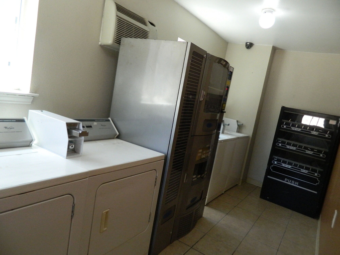 Others 4, Paris Extended Stay Suites, Lamar