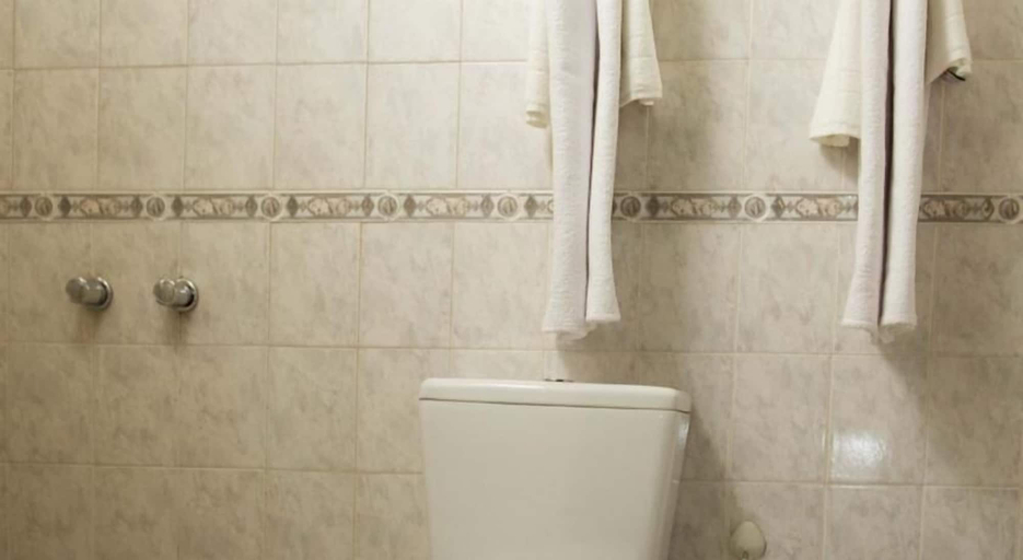Bathroom 3, Hotel América, Capital