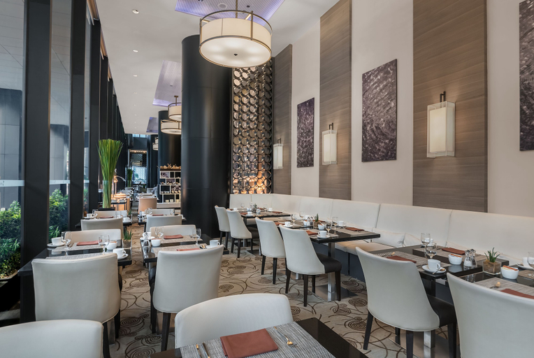 Food & Drinks 4, Seda Bonifacio Global City Manila, Pasay City