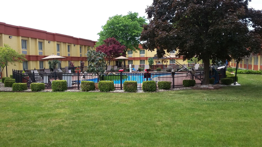 Exterior & Views 2, Clarion Hotel Detroit Metro Airport, Wayne