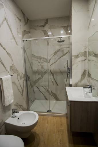 Bathroom 5, Ca'Vour Affittacamere, La Spezia