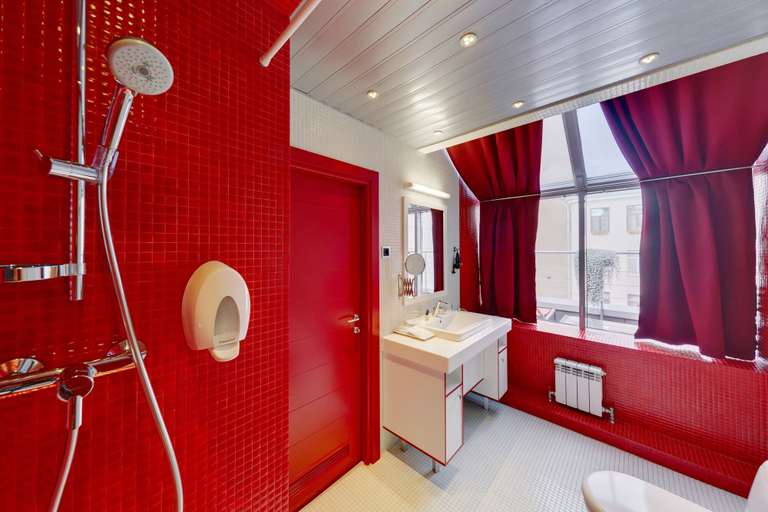 Bathroom 3, Red Stars Hotel, Sankt-Peterburg gorsovet