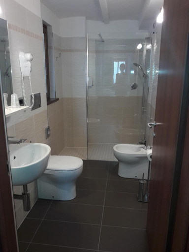 Bathroom 3, Albergo Diffuso Belvedere, Alessandria