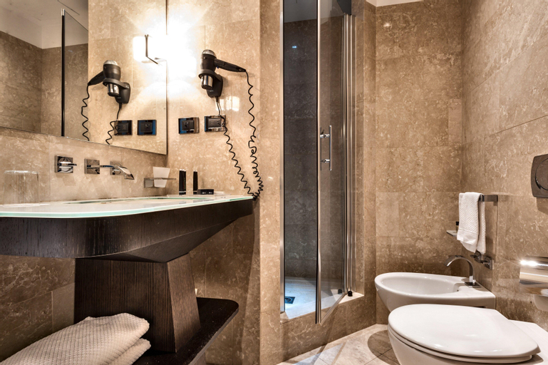 Bathroom 21