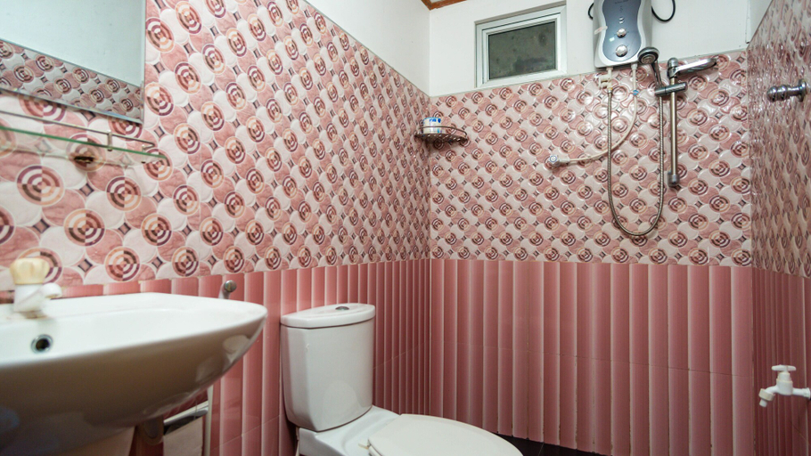 Bathroom 5, Dinsara Pearl Villa, Weligama