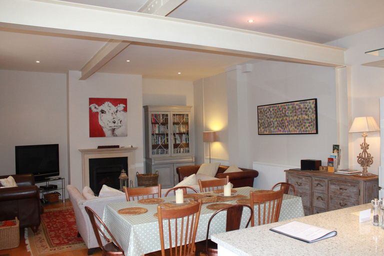 Food & Drinks, Berkeley Coach House, Wiltshire