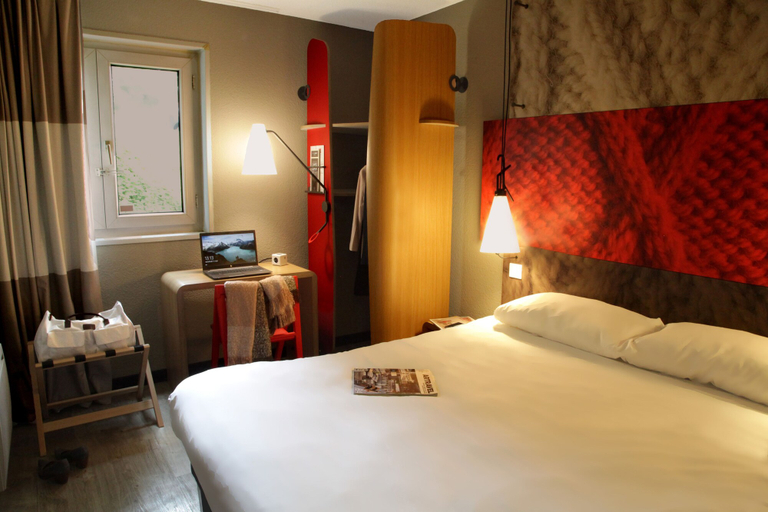 Bedroom 3, ibis Quimper, Finistère