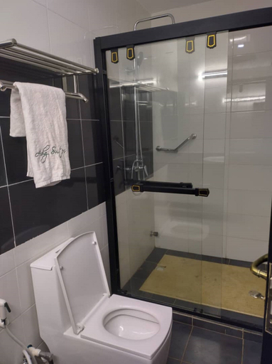 Bathroom 5, Adig Suites Abakaliki, Ebonyi