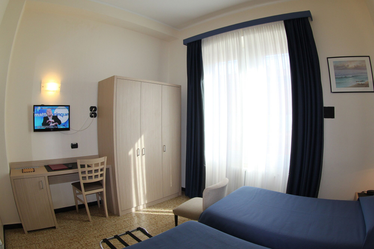 Bedroom 3, Hotel Stella Rapallo, Genova