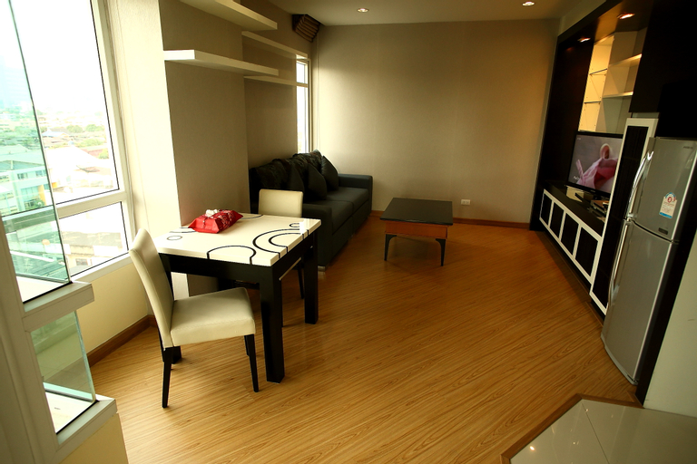 Dining Room 8