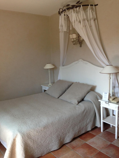 Bedroom 2, Le Mas des Carassins, Bouches-du-Rhône