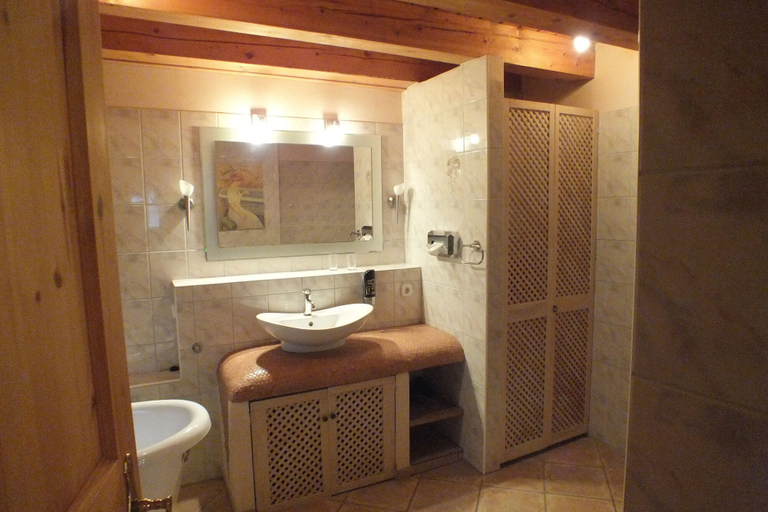Bathroom 5, Rheinufer Lodge, Leverkusen