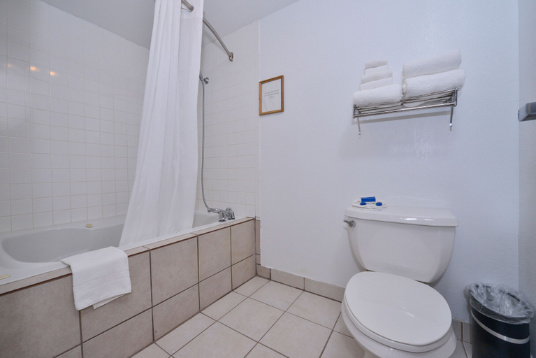 Bathroom 4, Best Western Canon City, Fremont