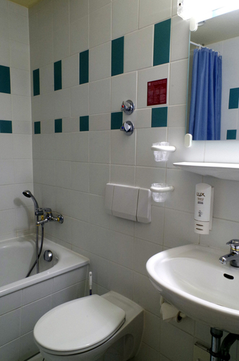 Bathroom 5, Hotel Merseburger Hof, Leipzig