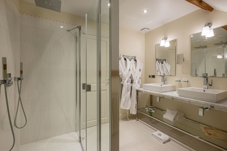 Bathroom 5, La Borde en Sologne Château & Spa, Loir-et-Cher