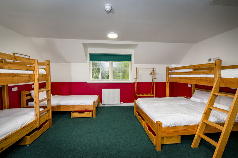 Bedroom 2, Loch Ness Bunk Inn, Highland